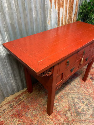 A red Chinese altar table