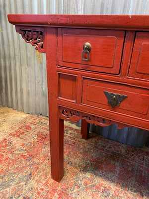 A red Chinese altar table