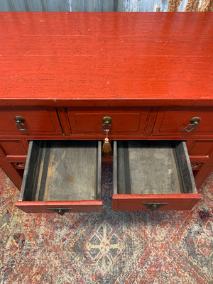 A red Chinese altar table