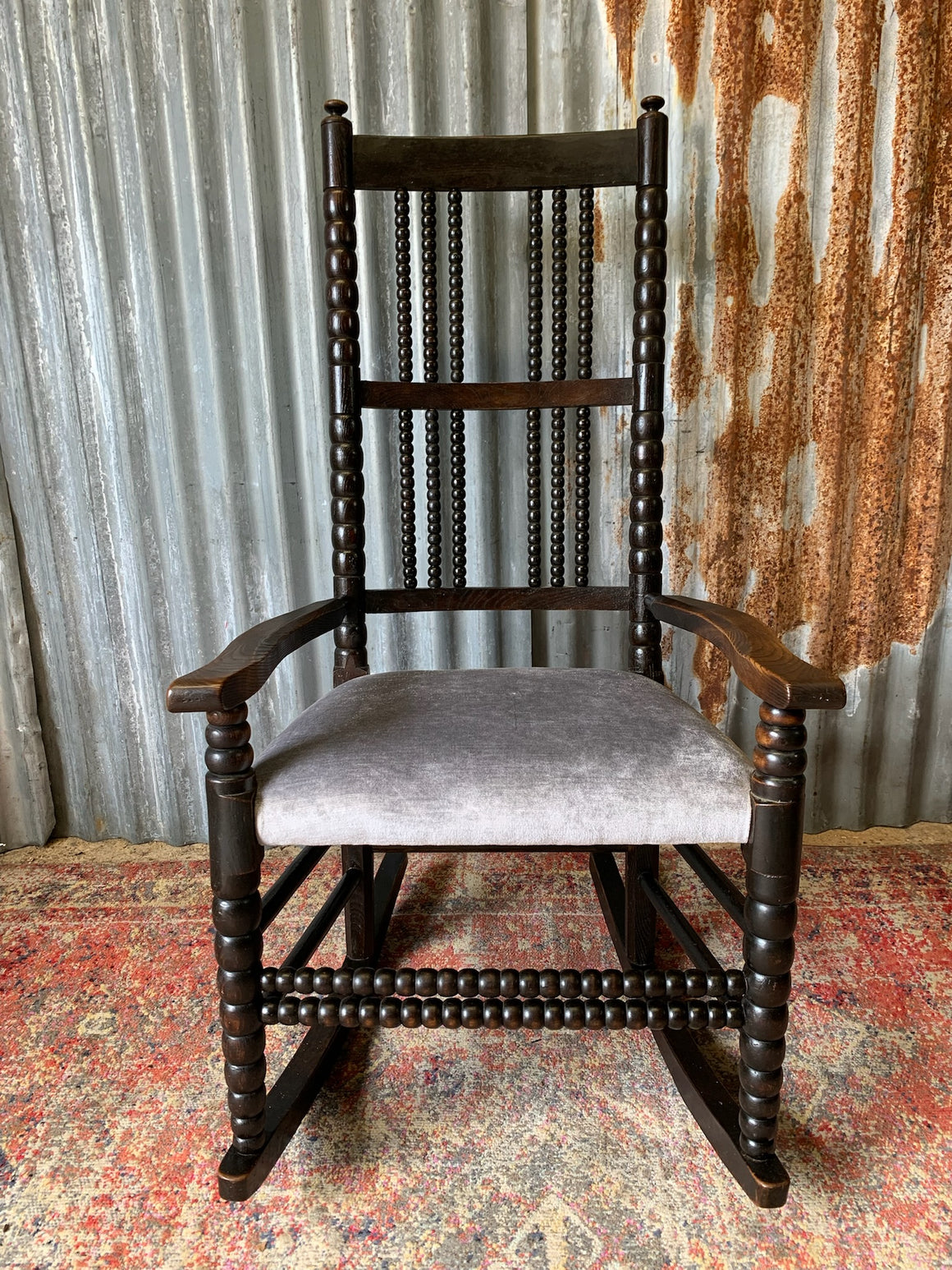 A bobbin rocking chair