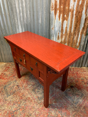 A red Chinese altar table