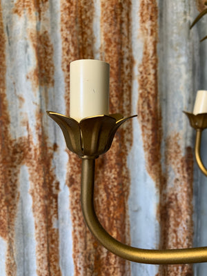 A chandelier in the form of a wheatsheaf