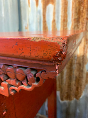 A red Chinese altar table