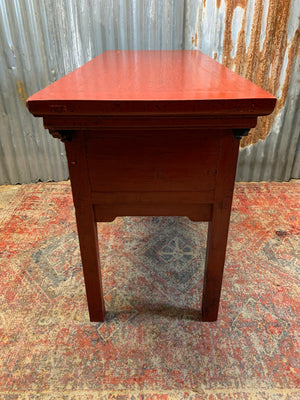 A red Chinese altar table