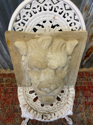 A cast stone roaring lion head fountain plaque - 37cm