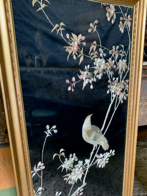 A Chinese silk embroidery picture of a bird