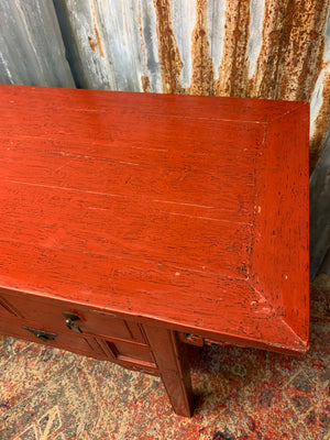 A red Chinese altar table