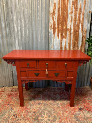 A red Chinese altar table