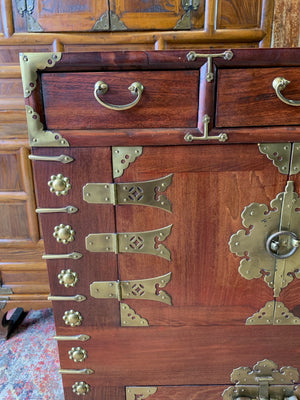 A large Korean Bandaji chest