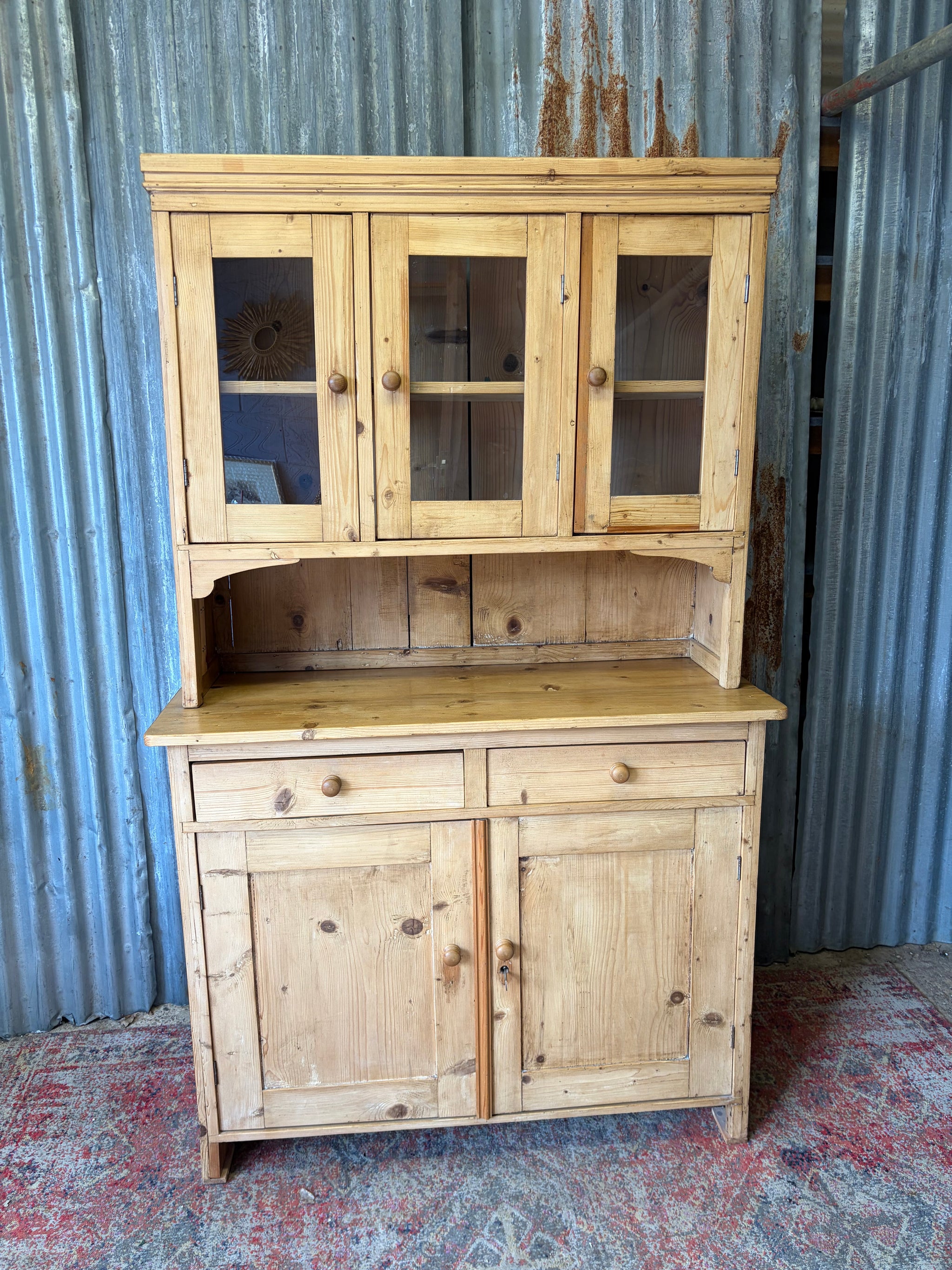 A Victorian two part pine dresser