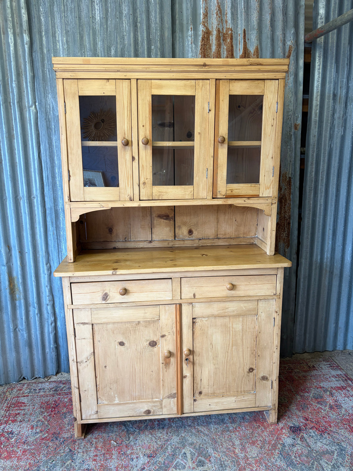 A Victorian two part pine dresser