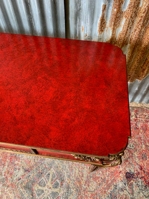 A red lacquer continental table