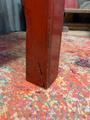 A red Chinese altar table