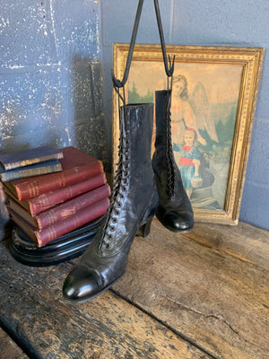 Antique hotsell victorian boots