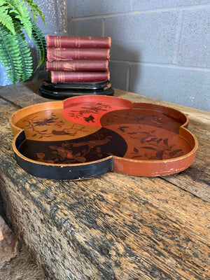 A large Japanese cinquefoil lacquered tray