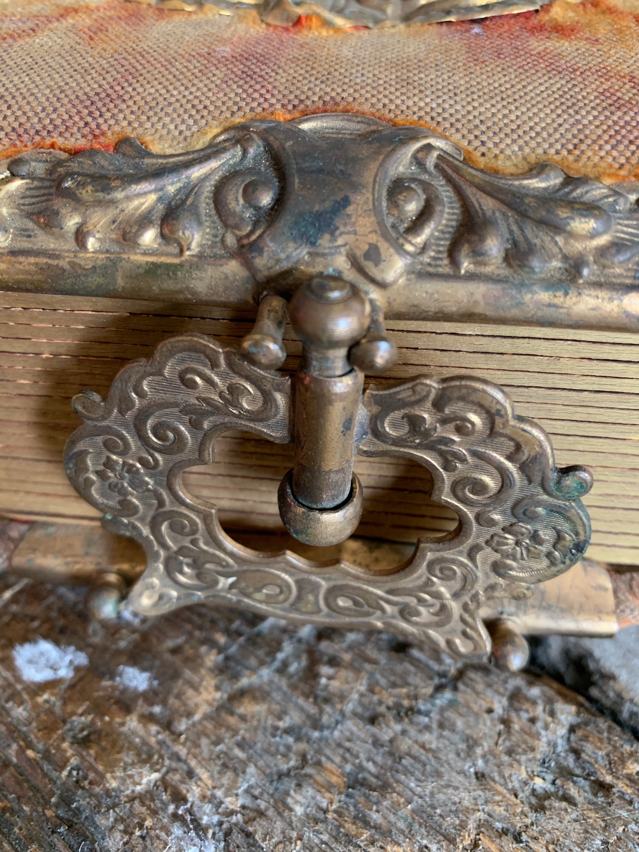 A Victorian cartes de visite photo album with velvet cover and heart-shaped mirror insert