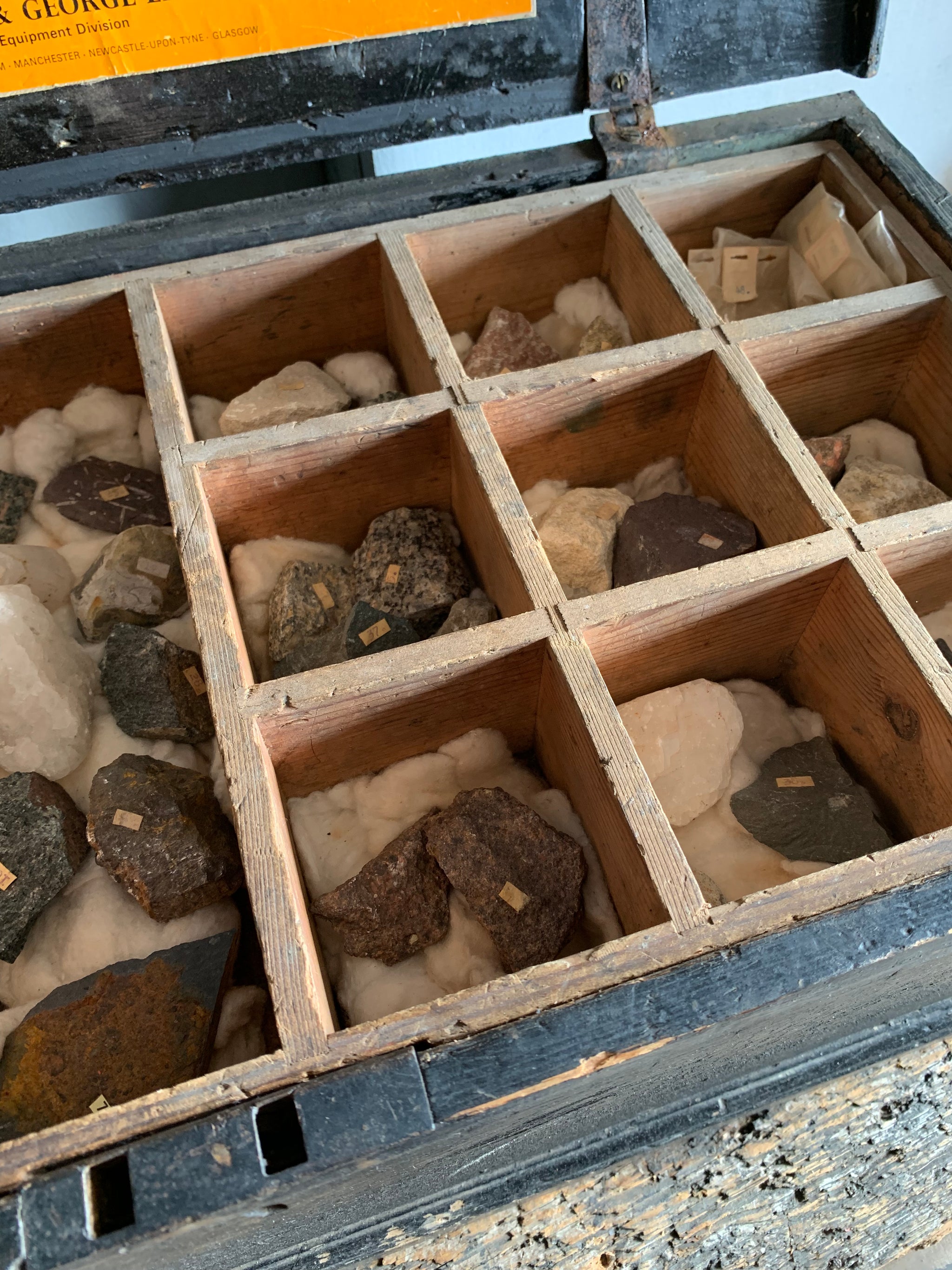 100 Rare Rocks & Minerals Collection Kit - Educational Geology Specimens In Wooden Box