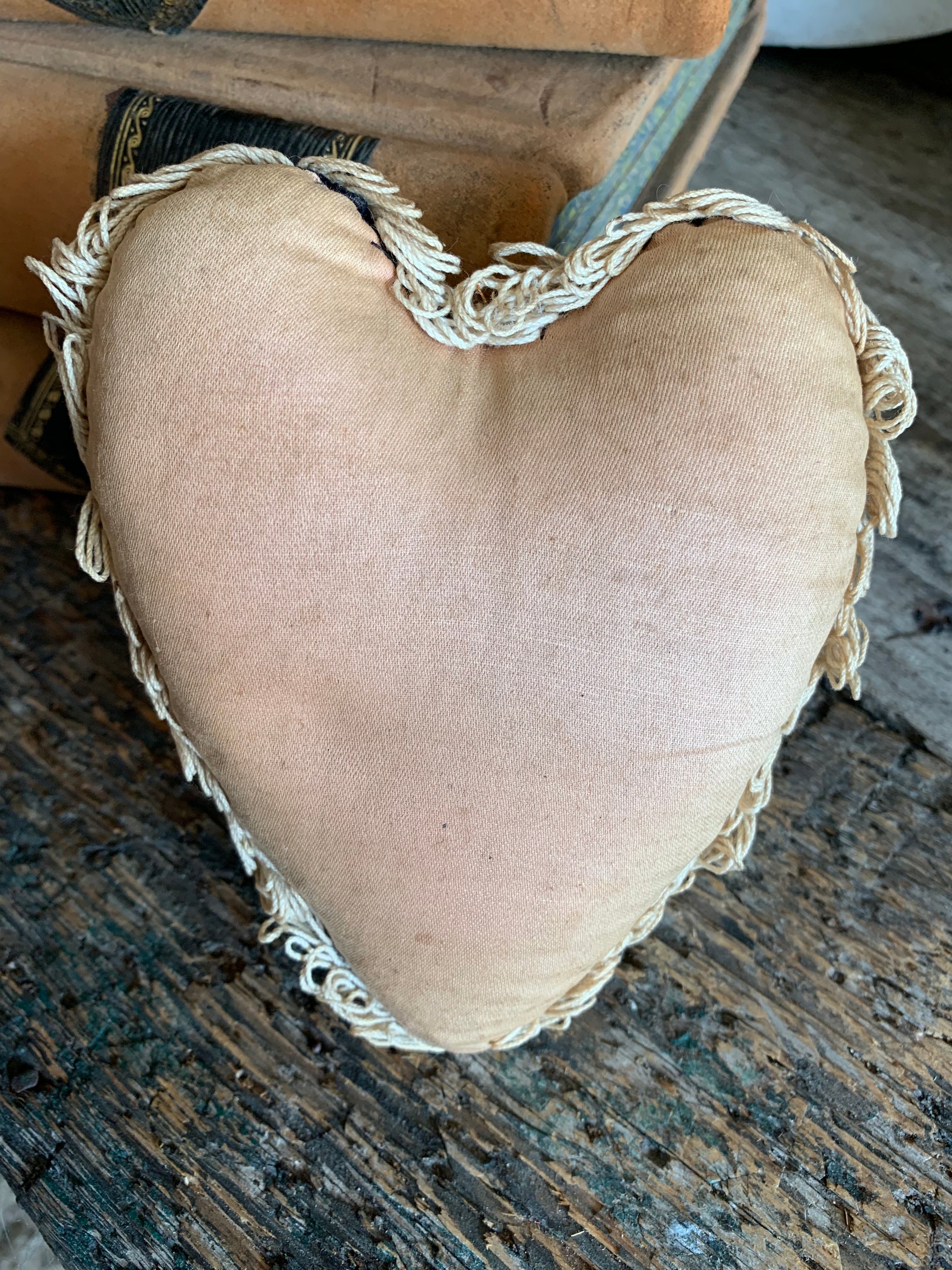 A First World War forget-me-not sweetheart pin cushion