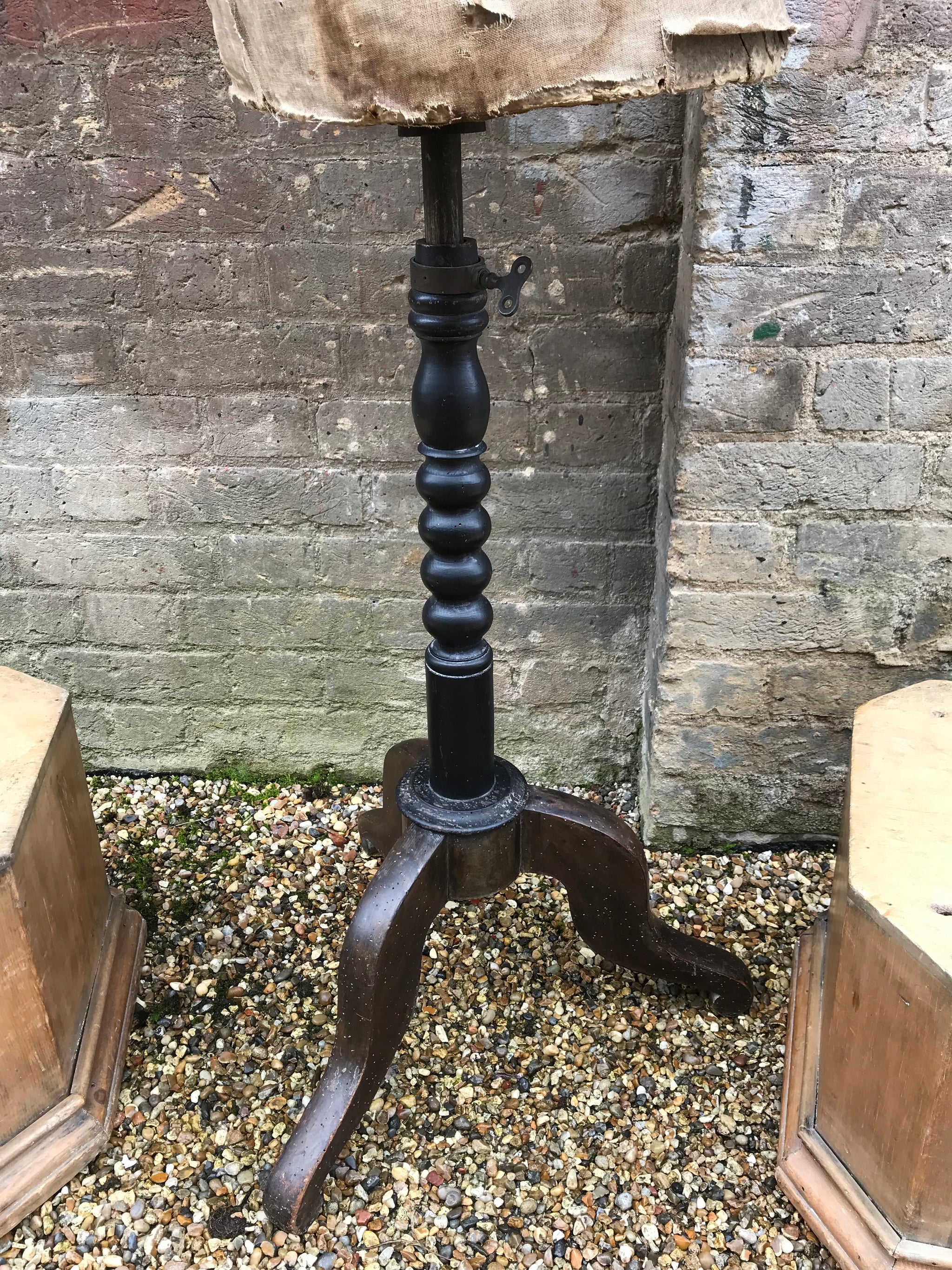 A French wasp waist female display mannequin stand