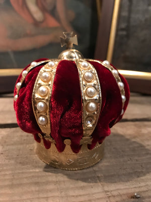 A gilt Santos or Madonna crown