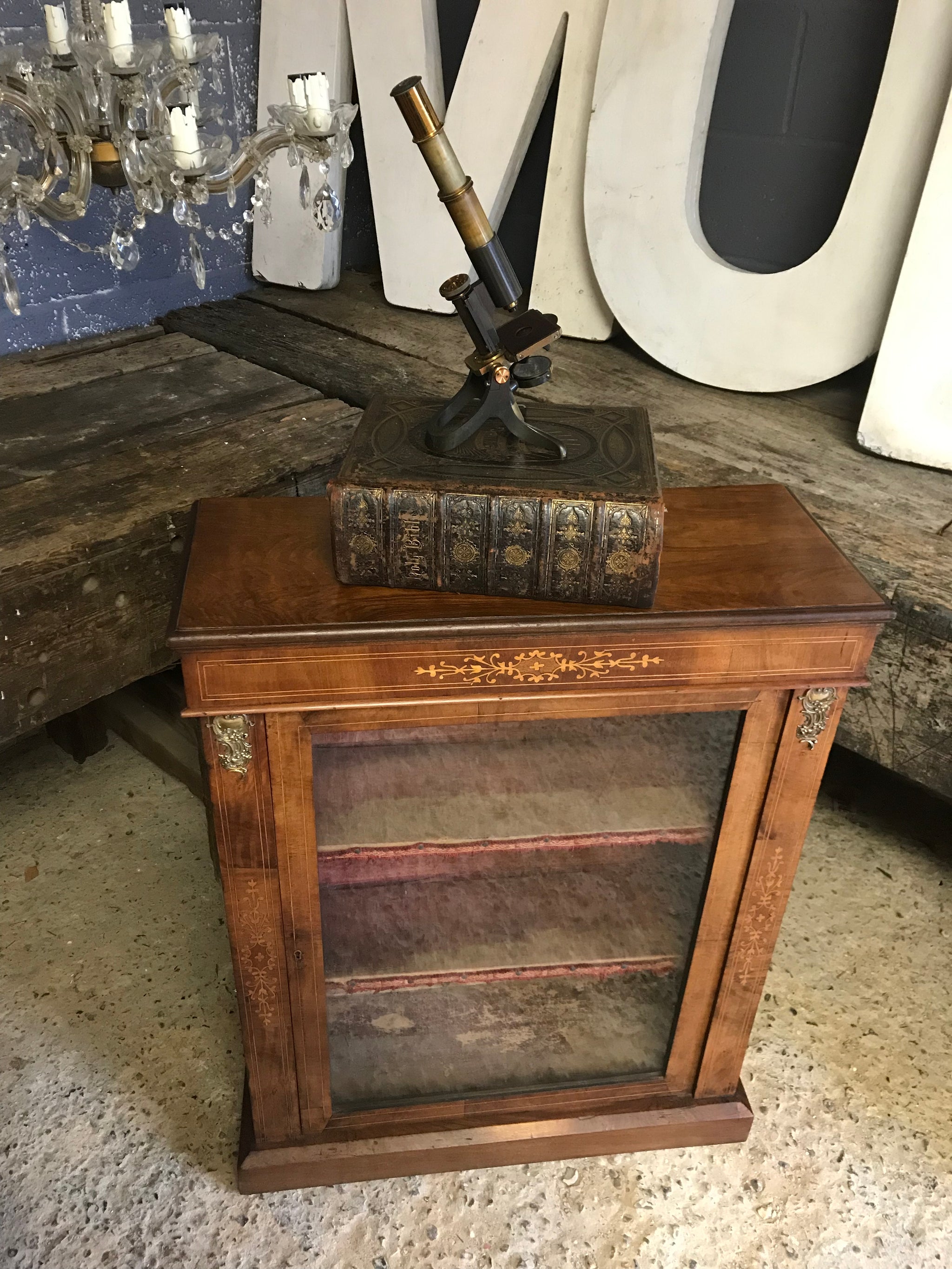 Pier one discount curio cabinet