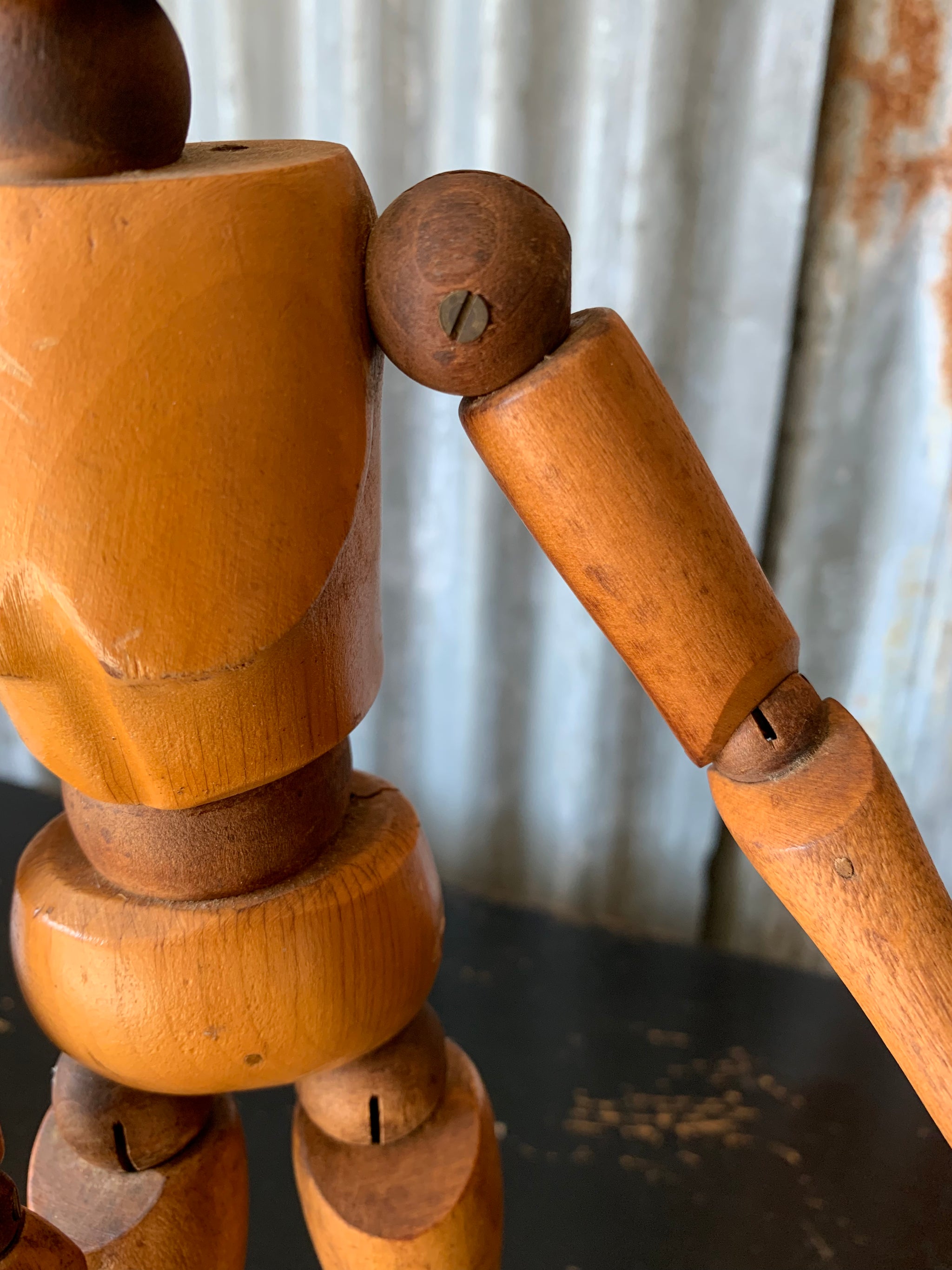 A very large wooden artist's lay figure 40cm/16"