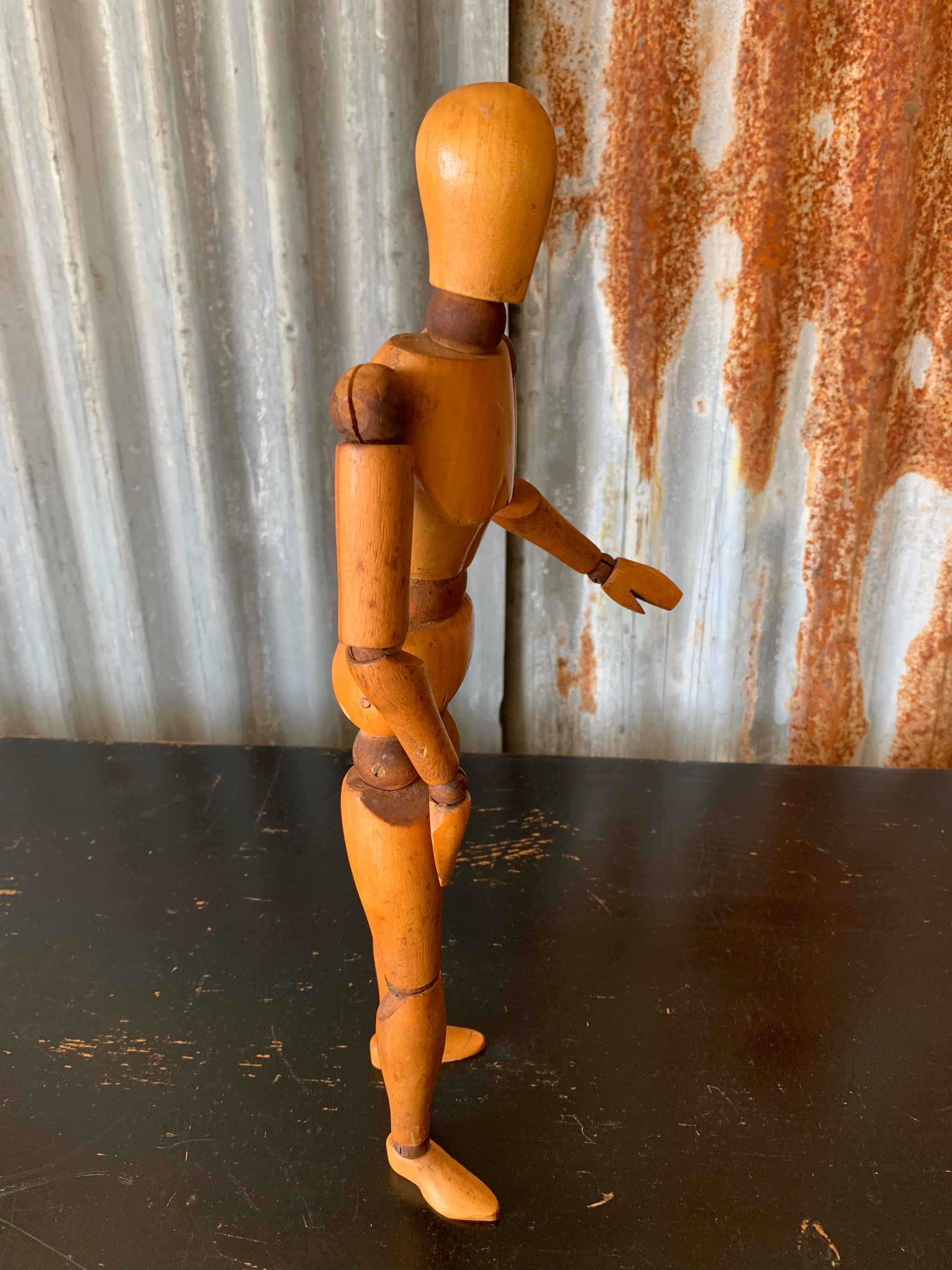 A very large wooden artist's lay figure 40cm/16"