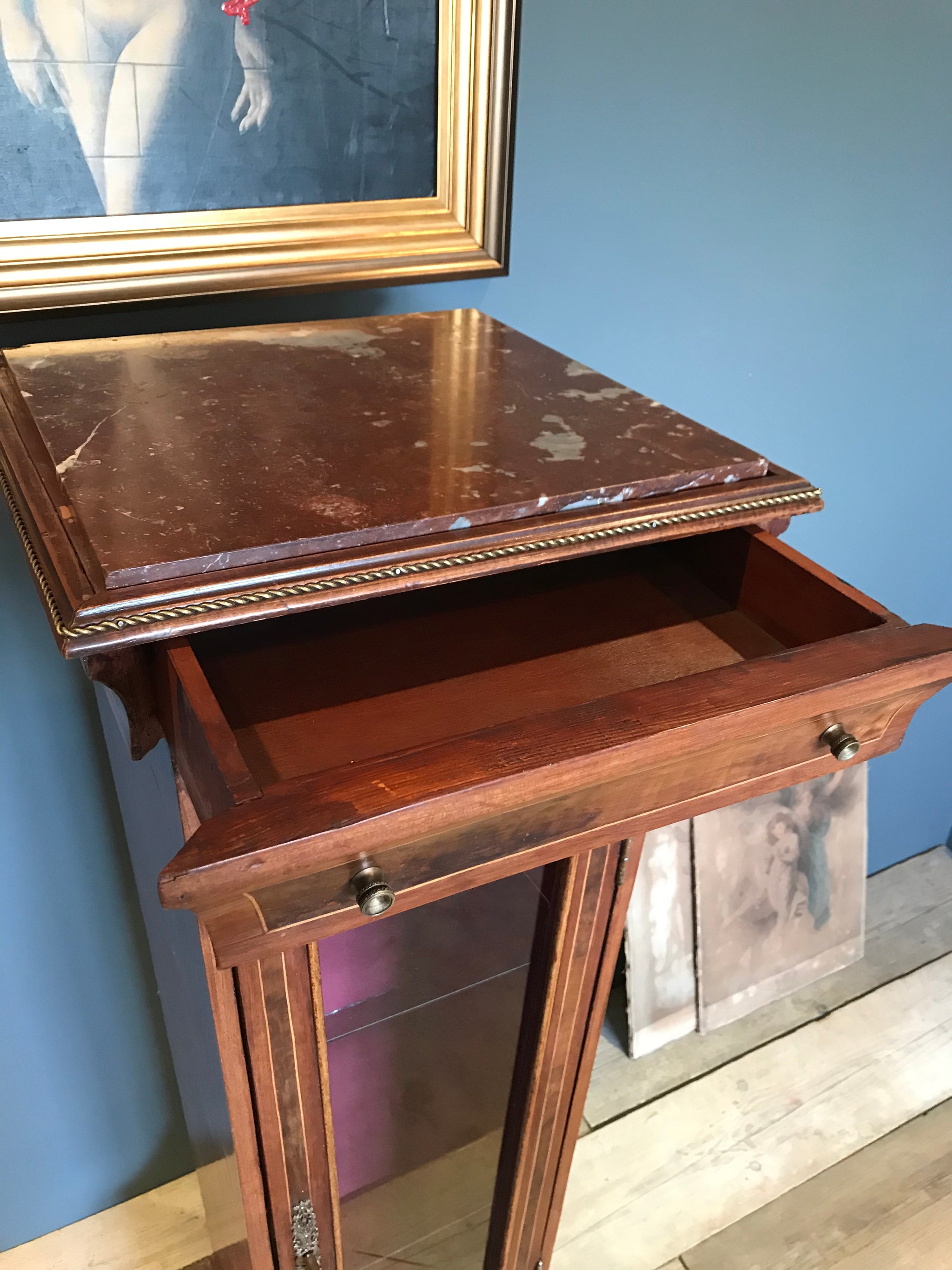 A sarcophagus shaped tapered torchere boulle pedestal display cabinet with key