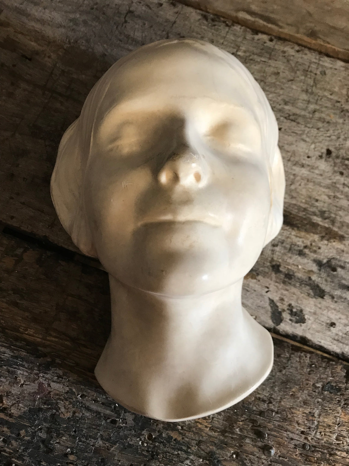 A L'Inconnue de la Seine 19th Century death mask by Gebruder Micheli, Berlin
