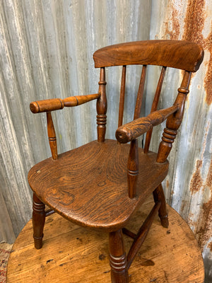 A child's or doll’s Windsor chair