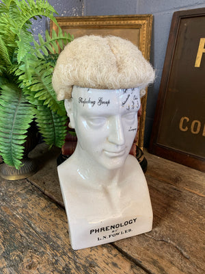 A traditional Ravenscroft judge’s wig