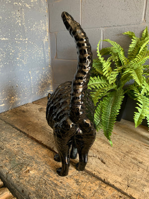 A large ceramic Casa Pupo / Bordallo Pinhiero black hissing cat