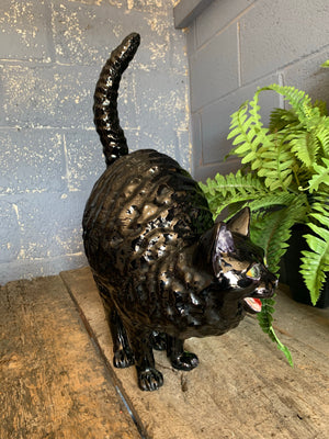 A large ceramic Casa Pupo / Bordallo Pinhiero black hissing cat
