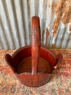 A large Chinese swan bucket