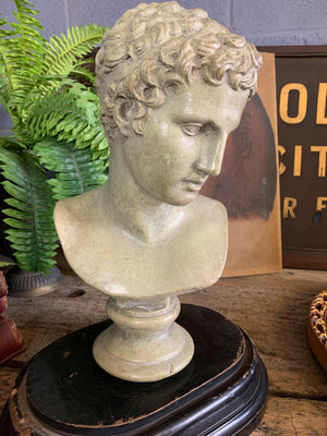 A Grand Tour bust of The Victorious Athlete