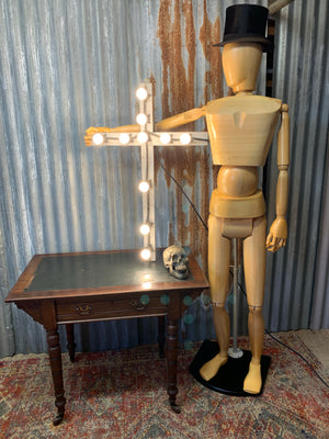 An illuminated crucifix ~ 92cm
