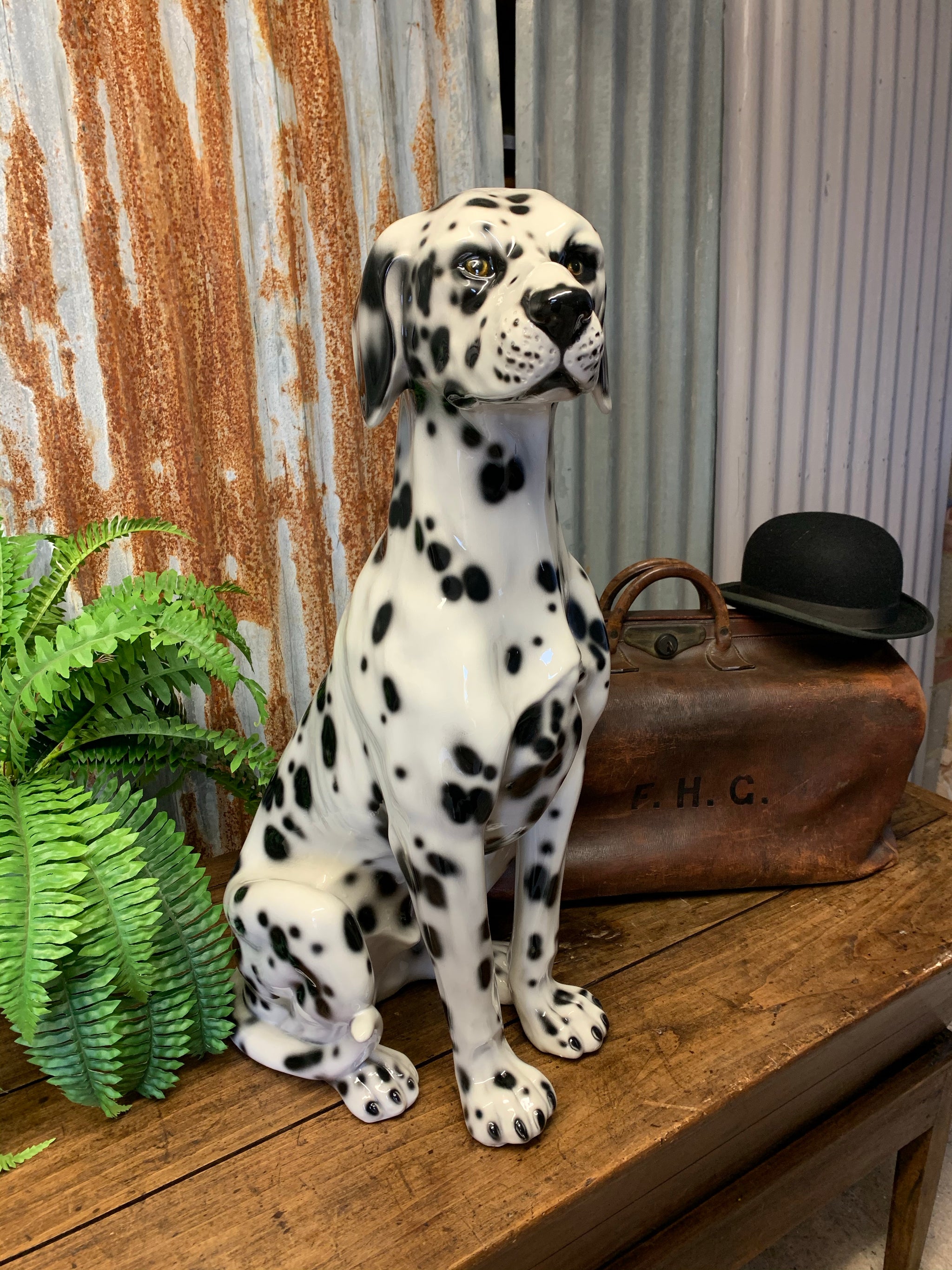 A large ceramic seated leopard statue ~ 92cm - Belle and Beast Emporium