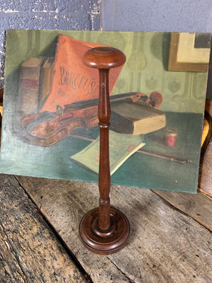A Georgian wig or hat stand