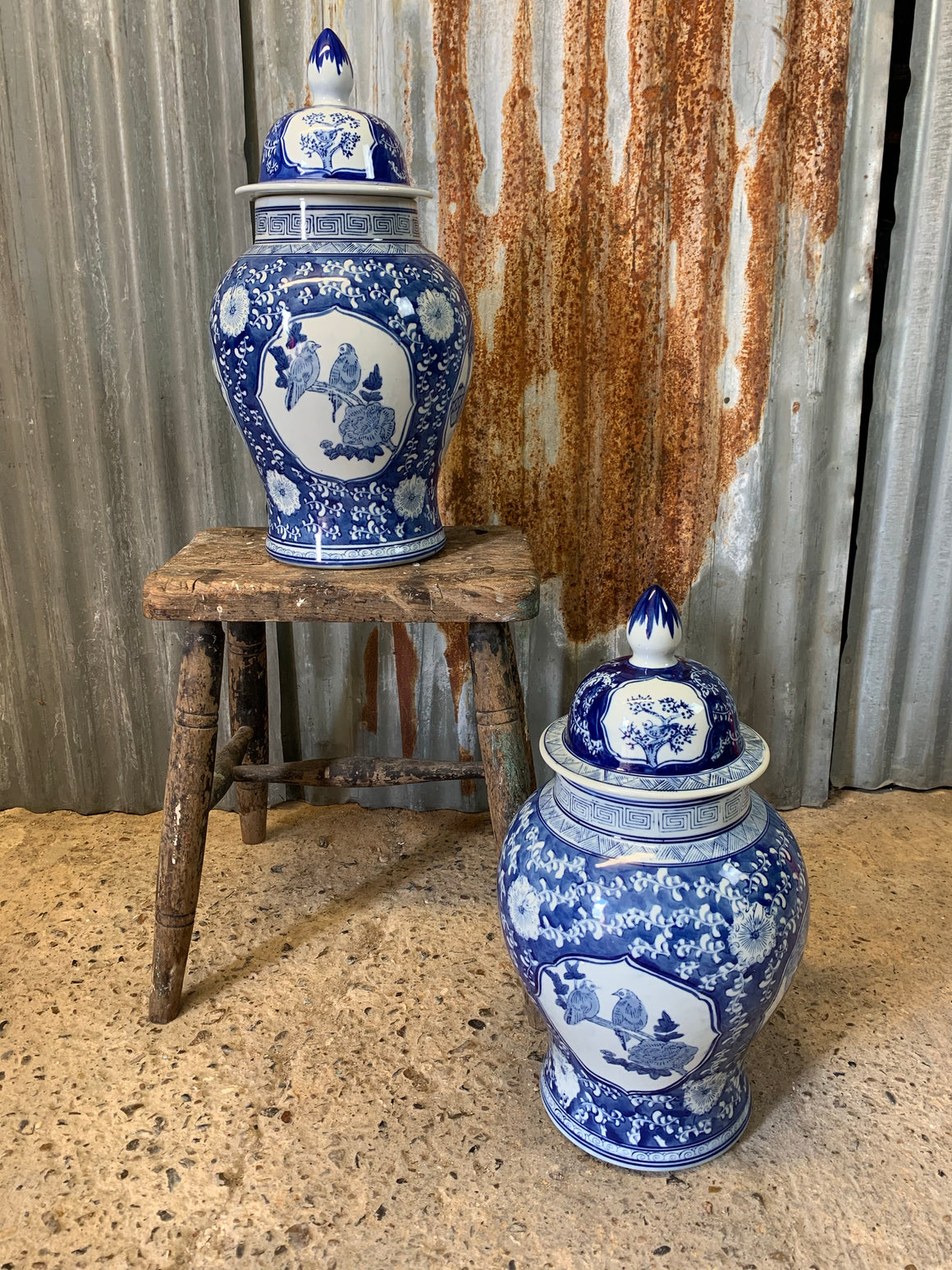 A pair of large Chinese ginger jars