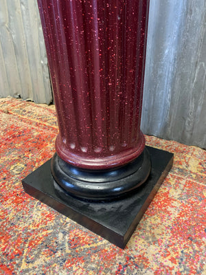 A faux marble Italianate column